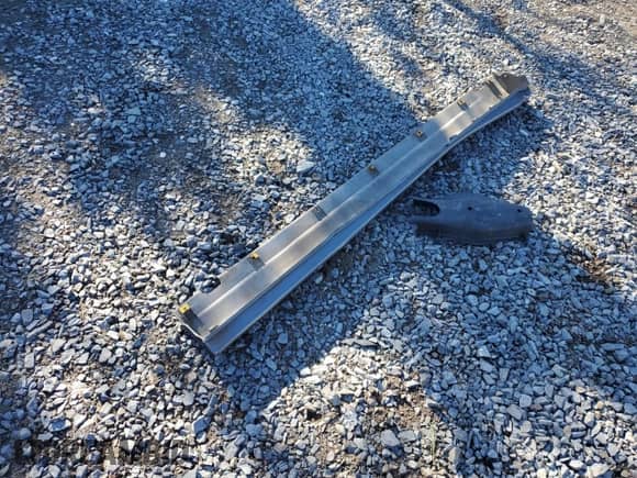 2002 Hyundai Santa Fe GLS с VIN KM8SC73D12U154537, выставлен на аукционе Copart как лот 82512575 с пробегом 201 139 миль миль и Списание • Salvage title. История ставок и продаж доступна на DreamBid. Изображение 13.