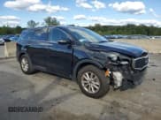 ✅ 2019 Kia Sorento L • VIN: 5XYPG4A31KG517699 • Lot: 71016255. Wystawiony na Copart z przebiegiem 99 241 mil. Bezpłatny archiwum sprzedaży aukcyjnych z USA i szczegółowy raport historii pojazdu na DreamBid. Zdjęcie 4.