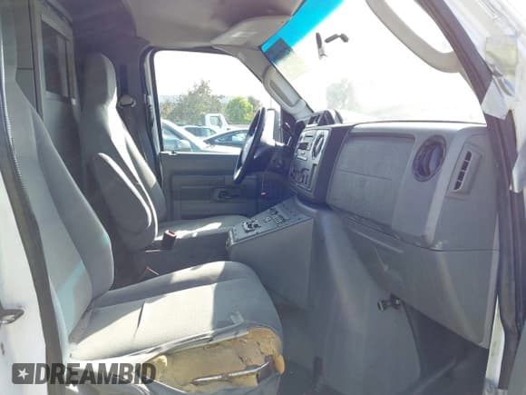 ✅ 2011 Ford Econoline Cargo Commercial • VIN: 1FDSS3EL8BDB29523 • Lot: 42516889. Listed on IAAI with 453,588 mi. Free auction sales archive from the USA and detailed vehicle history report at DreamBid. Image 5.