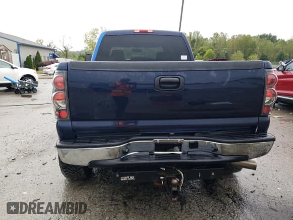 ✅ 2006 Chevrolet Silverado 2500HD LT3 • VIN: 1GCHK23D76F213492 • Lot: 82112605. Wystawiony na Copart z przebiegiem 347 841 mil. Bezpłatny archiwum sprzedaży aukcyjnych z USA i szczegółowy raport historii pojazdu na DreamBid. Zdjęcie 6.