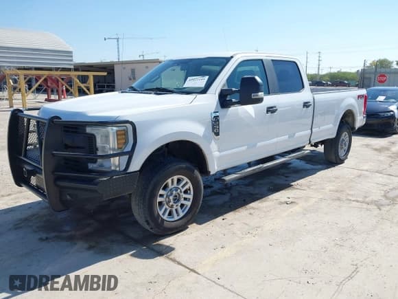 ✅ 2019 Ford F-250 XL • VIN: 1FT7W2B63KEC61395 • Lot: 43422109. Wystawiony na IAAI z przebiegiem 148 835 mil. Bezpłatny archiwum sprzedaży aukcyjnych z USA i szczegółowy raport historii pojazdu na DreamBid. Zdjęcie 18.