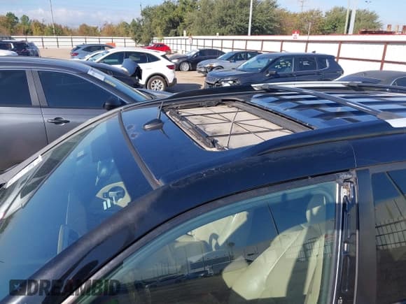 ✅ 2005 Chevrolet Equinox LT • VIN: 2CNDL73FX56119542 • Lot: 43664171. Wystawiony na IAAI z przebiegiem 213 535 mil. Bezpłatny archiwum sprzedaży aukcyjnych z USA i szczegółowy raport historii pojazdu na DreamBid. Zdjęcie 12.