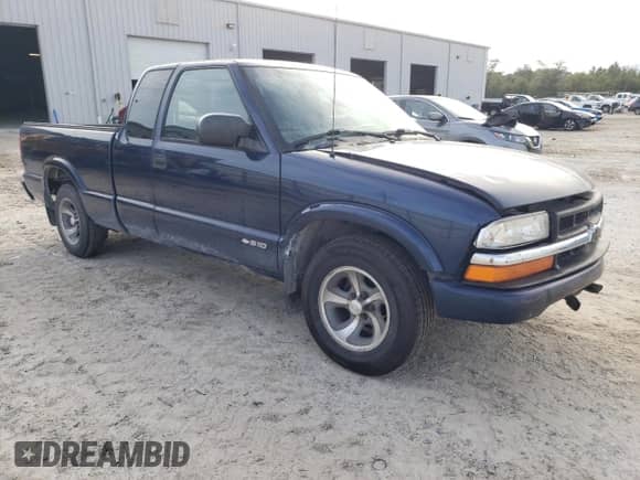 2002 Chevrolet S-10 LS с VIN 1GCCS19W028222496, выставлен на аукционе Copart как лот 79885724 с пробегом 170 291 миль миль и Списание • Salvage title. История ставок и продаж доступна на DreamBid. Изображение 4.