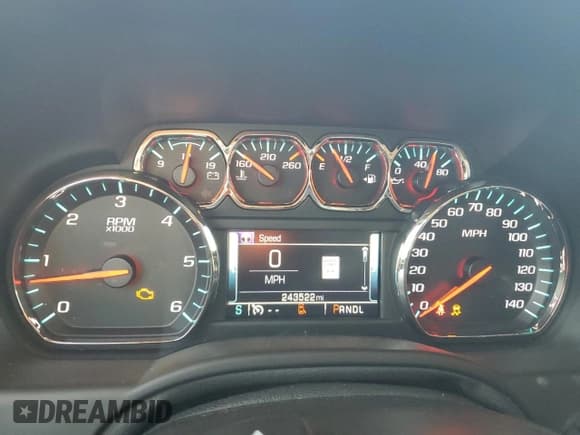 ✅ 2017 Chevrolet Suburban Premier • VIN: 1GNSCJKC3HR124937 • Lot: 73439714. Wystawiony na Copart z przebiegiem 243 522 mil. Bezpłatny archiwum sprzedaży aukcyjnych z USA i szczegółowy raport historii pojazdu na DreamBid. Zdjęcie 9.