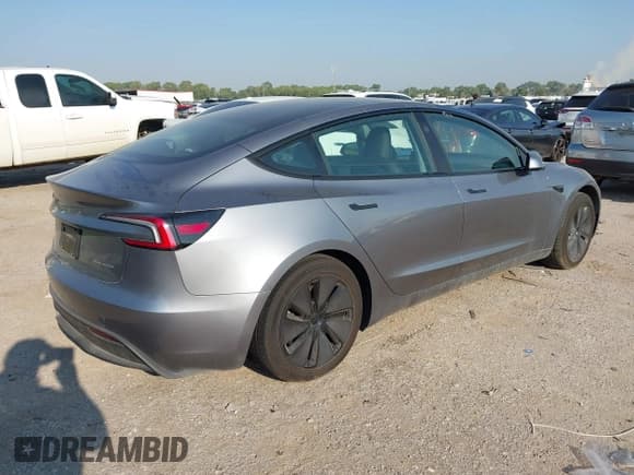 ✅ 2025 Tesla Model 3 Long Range • VIN: 5YJ3E1EB9SF915514 • Лот: 43239716. Опубликован ранее на IAAI с пробегом 14 014 миль. Бесплатный доступ к архиву аукционных продаж из США и подробный отчёт об истории автомобиля на DreamBid. Изображение 4.