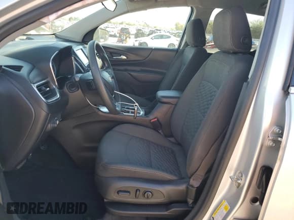 ✅ 2018 Chevrolet Equinox LT • VIN: 3GNAXJEV9JS626531 • Lot: 87116065. Wystawiony na Copart z przebiegiem 107 483 mil. Bezpłatny archiwum sprzedaży aukcyjnych z USA i szczegółowy raport historii pojazdu na DreamBid. Zdjęcie 7.