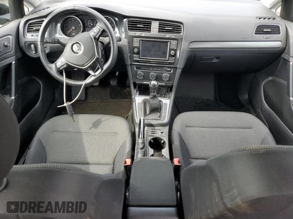 ✅ 2018 Volkswagen Golf S • VIN: 3VWB17AU4JM280663 • Lot: 68312605. Wystawiony na Copart z przebiegiem 10 375 mil. Bezpłatny archiwum sprzedaży aukcyjnych z USA i szczegółowy raport historii pojazdu na DreamBid. Zdjęcie 8.