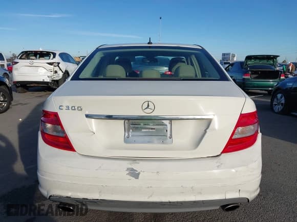 ✅ 2011 Mercedes-Benz C 300 Sport • VIN: WDDGF5EB3BA509135 • Lot: 43668244. Listed on IAAI with 87,271 mi. Free auction sales archive from the USA and detailed vehicle history report at DreamBid. Image 16.