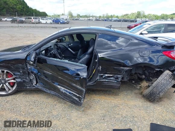 ✅ 2010 Hyundai Genesis Coupe • VIN: KMHHU6KH0AU028724 • Lot: 42198771. Wystawiony na IAAI z przebiegiem 114 604 mil. Bezpłatny archiwum sprzedaży aukcyjnych z USA i szczegółowy raport historii pojazdu na DreamBid. Zdjęcie 14.