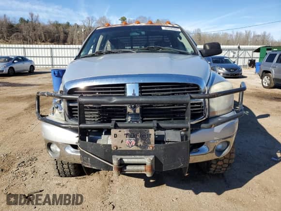 2006 Dodge 3500 SLT z VIN 3D7MX48C36G178983, wystawiony jako Copart lot #46496405 z przebiegiem 120 142 mil mil oraz Szkoda całkowita • Salvage title. Historia ofert i sprzedaży dostępna na DreamBid. Obrazek 5.