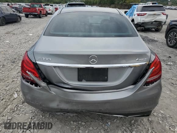 ✅ 2015 Mercedes-Benz C 300 Luxury • VIN: 55SWF4KB9FU059023 • Lot: 71864575. Wystawiony na Copart z przebiegiem 63 084 mil. Bezpłatny archiwum sprzedaży aukcyjnych z USA i szczegółowy raport historii pojazdu na DreamBid. Zdjęcie 6.