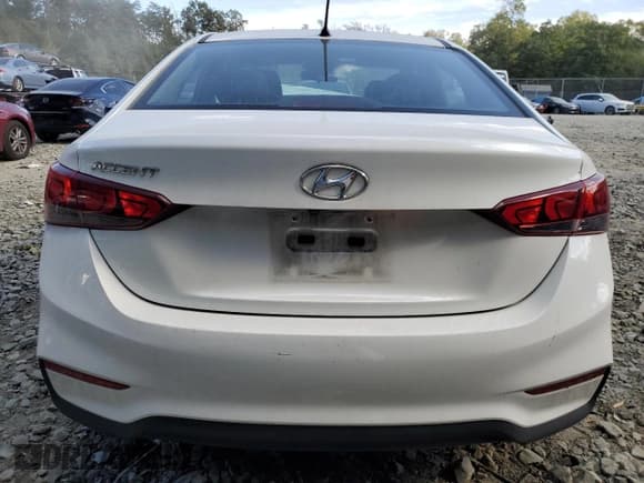 ✅ 2018 Hyundai Accent SEL • VIN: 3KPC24A36JE034993 • Лот: 76023374. Опубликован ранее на Copart с пробегом 85 233 миль. Бесплатный доступ к архиву аукционных продаж из США и подробный отчёт об истории автомобиля на DreamBid. Изображение 6.