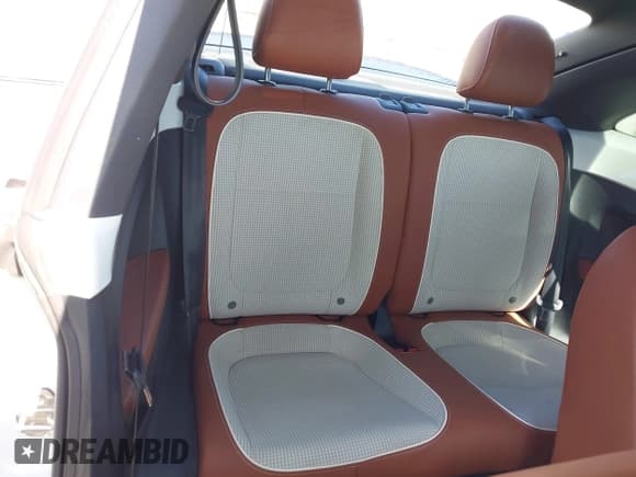 ✅ 2015 Volkswagen Beetle Fleet Edition • VIN: 3VWF17AT5FM653399 • Lot: 42303188. Listed on IAAI with Not provided. Free auction sales archive from the USA and detailed vehicle history report at DreamBid. Image 8.