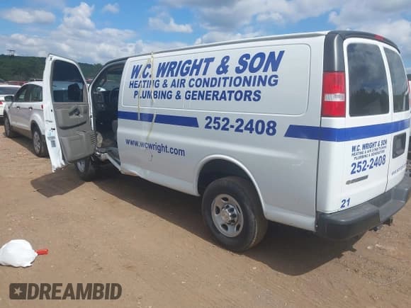 ✅ 2023 Chevrolet Express Cargo • VIN: 1GCWGAFP9P1203389 • Лот: 43331266. Опубликован ранее на IAAI с пробегом 52 485 миль. Бесплатный доступ к архиву аукционных продаж из США и подробный отчёт об истории автомобиля на DreamBid. Изображение 3.