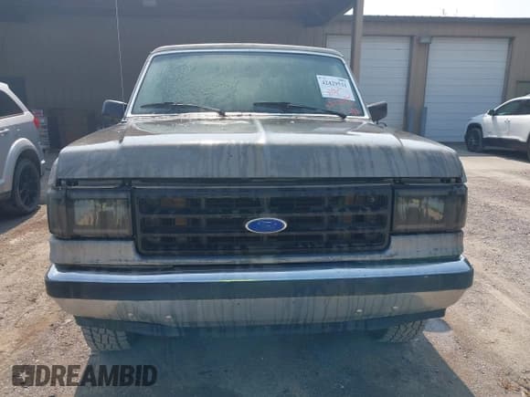 ✅ 1989 Ford Bronco XL • VIN: 1FMEU15NXKLA14330 • Lot: 42429531. Listed on IAAI with 82,009 mi. Free auction sales archive from the USA and detailed vehicle history report at DreamBid. Image 6.