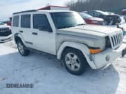 ✅ 2006 Jeep Commander • VIN: 1J8HG48K96C263647 • Lot: 41332683. Wystawiony na IAAI z przebiegiem 156 583 mil. Bezpłatny archiwum sprzedaży aukcyjnych z USA i szczegółowy raport historii pojazdu na DreamBid. Zdjęcie 1.