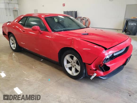 2014 Dodge Challenger SXT z VIN 2C3CDYAG2EH311187, wystawiony jako Copart lot #56570074 z przebiegiem 113 604 mil mil oraz Czysty tytuł • Clean title. Historia ofert i sprzedaży dostępna na DreamBid. Obrazek 4.