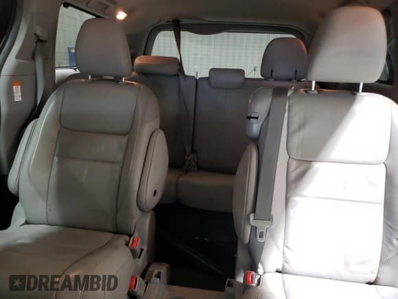 ✅ 2017 Toyota Sienna XLE • VIN: 5TDYZ3DC4HS809265 • Лот: 92191845. Опубликован ранее на Copart с пробегом 113 330 миль. Бесплатный доступ к архиву аукционных продаж из США и подробный отчёт об истории автомобиля на DreamBid. Изображение 10.