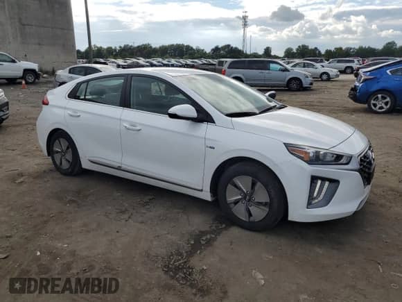 2020 Hyundai Ioniq SE с VIN KMHC75LC3LU190817, выставлен на аукционе Copart как лот 72082744 с пробегом 49 930 миль миль и Списание • Salvage title. История ставок и продаж доступна на DreamBid. Изображение 4.