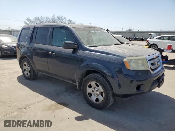 ✅ 2009 Honda Pilot LX • VIN: 5FNYF382X9B013538 • Lot: 49218915. Listed on Copart with 230,513 mi. Free auction sales archive from the USA and detailed vehicle history report at DreamBid. Image 4.