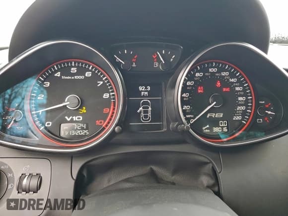 ✅ 2012 Audi R8 • VIN: WUATNAFG1CN001287 • Lot: 92475505. Listed on Copart with 38,016 mi. Free auction sales archive from the USA and detailed vehicle history report at DreamBid. Image 9.