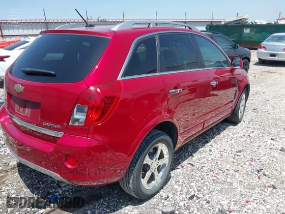 ✅ 2014 Chevrolet Captiva Sport LT • VIN: 3GNAL3EK0ES571700 • Lot: 42272647. Wystawiony na IAAI z przebiegiem 54 636 mil. Bezpłatny archiwum sprzedaży aukcyjnych z USA i szczegółowy raport historii pojazdu na DreamBid. Zdjęcie 4.