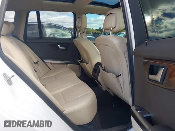 ✅ 2013 Mercedes-Benz GLK 250 • VIN: WDCGG0EB3DG125330 • Лот: 43563592. Опубликован ранее на IAAI с пробегом 157 750 миль. Бесплатный доступ к архиву аукционных продаж из США и подробный отчёт об истории автомобиля на DreamBid. Изображение 8.