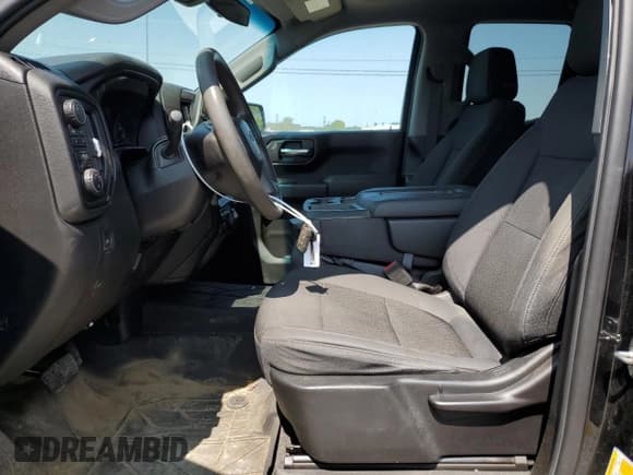 ✅ 2019 Chevrolet Silverado 1500 Custom Trail Boss • VIN: 1GCRYCEF0KZ203242 • Lot: 68527264. Wystawiony na Copart z przebiegiem 103 789 mil. Bezpłatny archiwum sprzedaży aukcyjnych z USA i szczegółowy raport historii pojazdu na DreamBid. Zdjęcie 7.