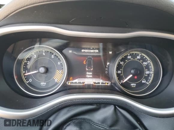 ✅ 2014 Jeep Cherokee Trailhawk • VIN: 1C4PJMBS6EW277774 • Lot: 93860515. Listed on Copart with 164,006 mi. Free auction sales archive from the USA and detailed vehicle history report at DreamBid. Image 9.