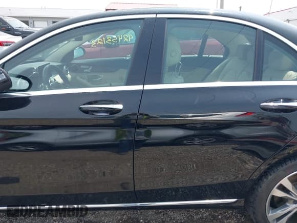 ✅ 2020 Mercedes-Benz C 300 • VIN: WDDWF8EB1LR549066 • Lot: 42453123. Wystawiony na IAAI z przebiegiem 36 472 mil. Bezpłatny archiwum sprzedaży aukcyjnych z USA i szczegółowy raport historii pojazdu na DreamBid. Zdjęcie 15.