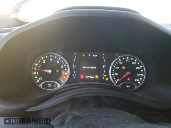 ✅ 2018 Jeep Renegade Sport • VIN: ZACCJBABXJPG90163 • Lot: 90647705. Listed on Copart with 167,729 mi. Free auction sales archive from the USA and detailed vehicle history report at DreamBid. Image 9.