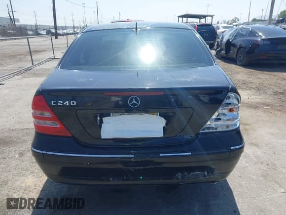 ✅ 2003 Mercedes-Benz C 240 • VIN: WDBRF61J53E012361 • Lot: 42507001. Wystawiony na IAAI z przebiegiem 145 851 mil. Bezpłatny archiwum sprzedaży aukcyjnych z USA i szczegółowy raport historii pojazdu na DreamBid. Zdjęcie 15.