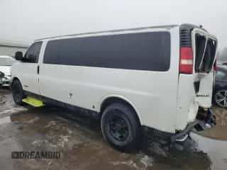 2005 Chevrolet Express Passenger с VIN 1GAHG39U451102692, выставлен на аукционе Copart как лот 44312925 с пробегом 314 861 миль миль и Списание • Salvage title. История ставок и продаж доступна на DreamBid. Изображение 2.