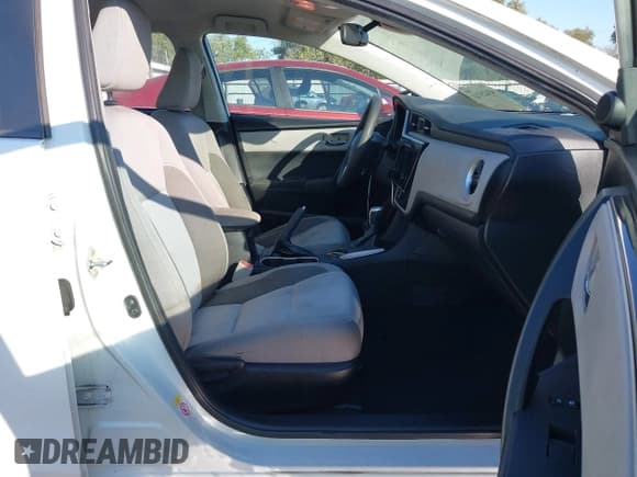 ✅ 2018 Toyota Corolla LE • VIN: 5YFBURHE5JP813715 • Lot: 43425741. Listed on IAAI with 128,392 mi. Free auction sales archive from the USA and detailed vehicle history report at DreamBid. Image 5.