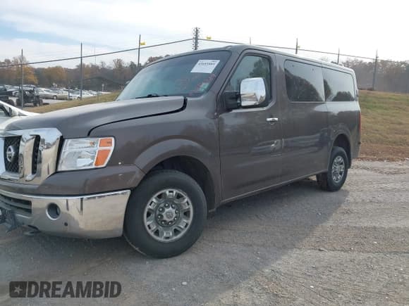 ✅ 2018 Nissan NV 3500 HD SL • VIN: 5BZAF0AA2JN850131 • Lot: 43685889. Wystawiony na IAAI z przebiegiem 236 719 mil. Bezpłatny archiwum sprzedaży aukcyjnych z USA i szczegółowy raport historii pojazdu na DreamBid. Zdjęcie 2.