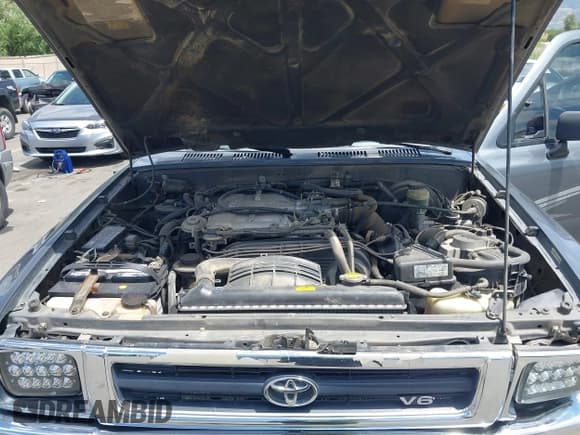 ✅ 1994 Toyota Pickup DX • VIN: 4TAVN13D7RZ279379 • Lot: 42475035. Listed on IAAI with 182,016 mi. Free auction sales archive from the USA and detailed vehicle history report at DreamBid. Image 10.
