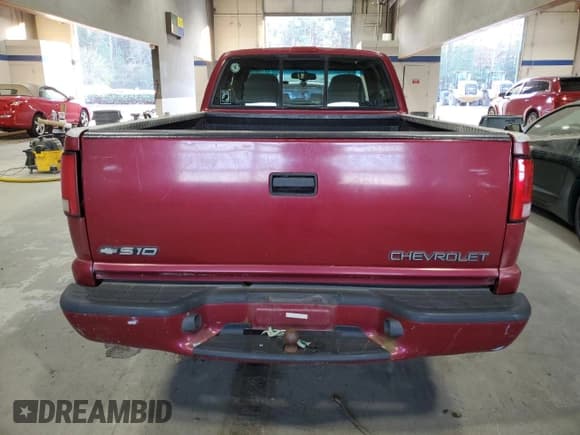 ✅ 1999 Chevrolet S-10 LS • VIN: 1GCCS19X9XK105017 • Лот: 81113464. Опубликован ранее на Copart с пробегом 210 892 миль. Бесплатный доступ к архиву аукционных продаж из США и подробный отчёт об истории автомобиля на DreamBid. Изображение 6.