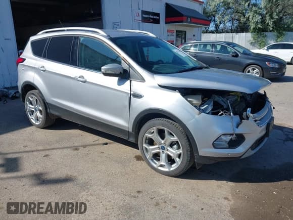 ✅ 2019 Ford Escape Titanium • VIN: 1FMCU9J96KUB63813 • Lot: 42547230. Listed on IAAI with 133,467 mi. Free auction sales archive from the USA and detailed vehicle history report at DreamBid. Image 1.