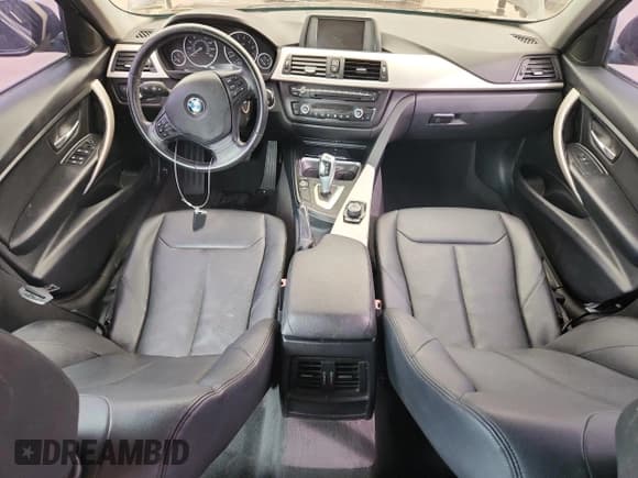 ✅ 2015 BMW 3 Series 320i • VIN: WBA3B1C55FK137465 • Lot: 89930315. Wystawiony na Copart z przebiegiem Nie podano. Bezpłatny archiwum sprzedaży aukcyjnych z USA i szczegółowy raport historii pojazdu na DreamBid. Zdjęcie 8.