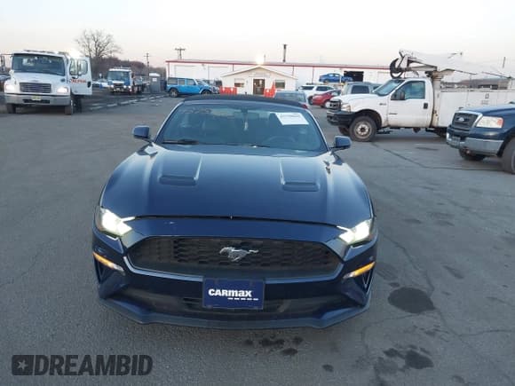 ✅ 2018 Ford Mustang EcoBoost Premium • VIN: 1FATP8UH8J5142453 • Лот: 43758665. Опубликован ранее на IAAI с пробегом 128 152 миль. Бесплатный доступ к архиву аукционных продаж из США и подробный отчёт об истории автомобиля на DreamBid. Изображение 6.