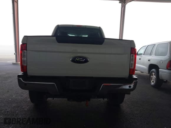 ✅ 2019 Ford F-250 King Ranch • VIN: 1FT7W2BT4KEG55154 • Lot: 43465995. Wystawiony na IAAI z przebiegiem 96 801 mil. Bezpłatny archiwum sprzedaży aukcyjnych z USA i szczegółowy raport historii pojazdu na DreamBid. Zdjęcie 16.