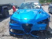 ✅ 2021 Alfa Romeo Giulia Quadrifoglio • VIN: ZARFAMEV1M7648209 • Lot: 42241740. Wystawiony na IAAI z przebiegiem 48 850 mil. Bezpłatny archiwum sprzedaży aukcyjnych z USA i szczegółowy raport historii pojazdu na DreamBid. Zdjęcie 12.