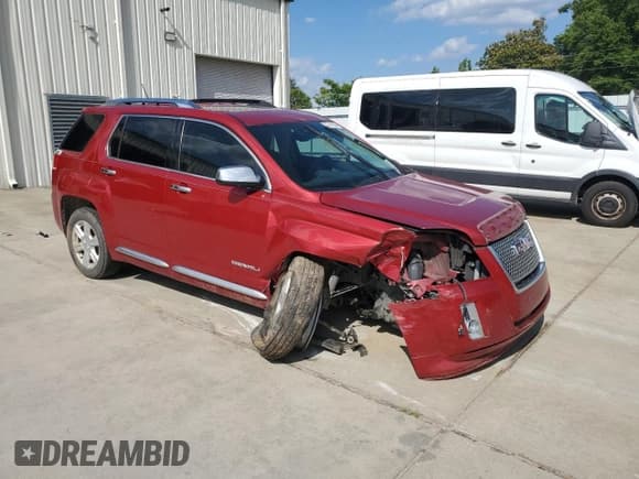 ✅ 2013 GMC Terrain Denali • VIN: 2GKFLYE32D6155072 • Lot: 57741555. Wystawiony na Copart z przebiegiem 199 663 mil. Bezpłatny archiwum sprzedaży aukcyjnych z USA i szczegółowy raport historii pojazdu na DreamBid. Zdjęcie 4.