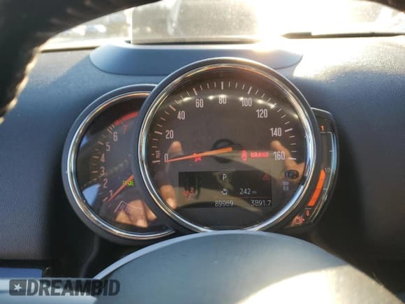 ✅ 2018 MINI Countryman Cooper S • VIN: WMZYT3C30J3E93344 • Lot: 86149194. Wystawiony na Copart z przebiegiem 89 969 mil. Bezpłatny archiwum sprzedaży aukcyjnych z USA i szczegółowy raport historii pojazdu na DreamBid. Zdjęcie 9.