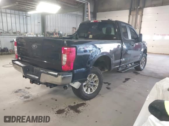 ✅ 2021 Ford F-250 XL • VIN: 1FT7X2B63MED51503 • Lot: 41227248. Listed on IAAI with 106,780 mi. Free auction sales archive from the USA and detailed vehicle history report at DreamBid. Image 4.