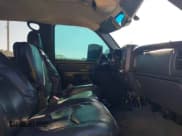 ✅ 2006 Chevrolet Silverado 2500HD Work Truck • VIN: 1GCHC23U06F122366 • Lot: 43701699. Wystawiony na IAAI z przebiegiem 330 993 mil. Bezpłatny archiwum sprzedaży aukcyjnych z USA i szczegółowy raport historii pojazdu na DreamBid. Zdjęcie 5.