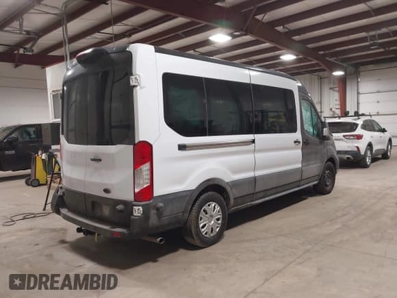 ✅ 2020 Ford Transit Passenger XL • VIN: 1FBAX2C8XLKB51891 • Lot: 38819554. Wystawiony na IAAI z przebiegiem Nie podano. Bezpłatny archiwum sprzedaży aukcyjnych z USA i szczegółowy raport historii pojazdu na DreamBid. Zdjęcie 4.