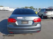 ✅ 2011 Volkswagen Jetta SEL • VIN: 3VWLX7AJ4BM035940 • Lot: 43735911. Listed on IAAI with 197,431 mi. Free auction sales archive from the USA and detailed vehicle history report at DreamBid. Image 16.