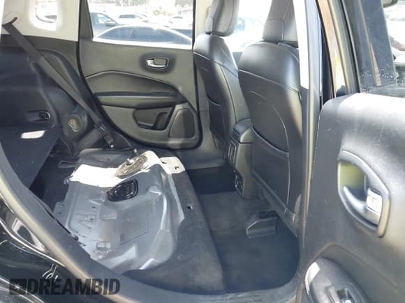 ✅ 2019 Jeep Compass Latitude • VIN: 3C4NJCBB8KT727170 • Lot: 42519878. Listed on IAAI with 156,385 mi. Free auction sales archive from the USA and detailed vehicle history report at DreamBid. Image 8.