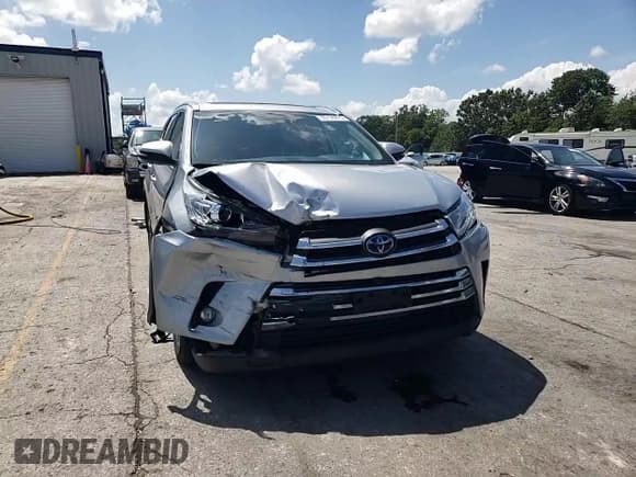 ✅ 2018 Toyota Highlander Hybrid Limited • VIN: 5TDDGRFHXJS045427 • Lot: 65196815. Listed on Copart with 95,344 mi. Free auction sales archive from the USA and detailed vehicle history report at DreamBid. Image 15.